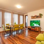 Star Grand Apartment