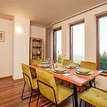 Apartment Star Grand Pamporowo