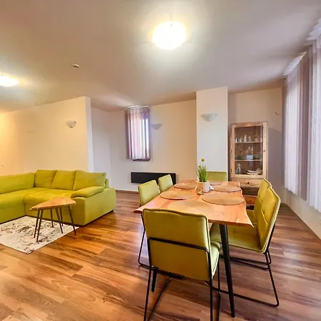 Star Grand Apartment *